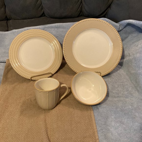 Amazon.com | Potted Pans Soup and Sandwich Plate Combo Set  2002 Dansk Reactic Khaki 4 pcs--1 Dinner & 1 Salad Plate-1 Soup Bowl-1 Mug-NEW